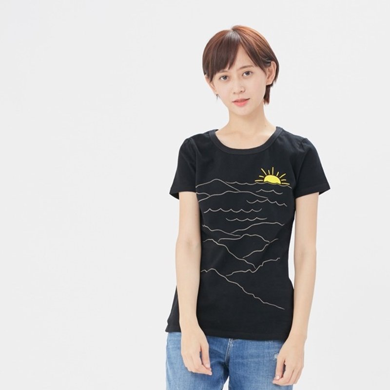 日出云海短袖蜜桃棉女Tee黑色 - 女装 T 恤 - 棉．麻 黑色