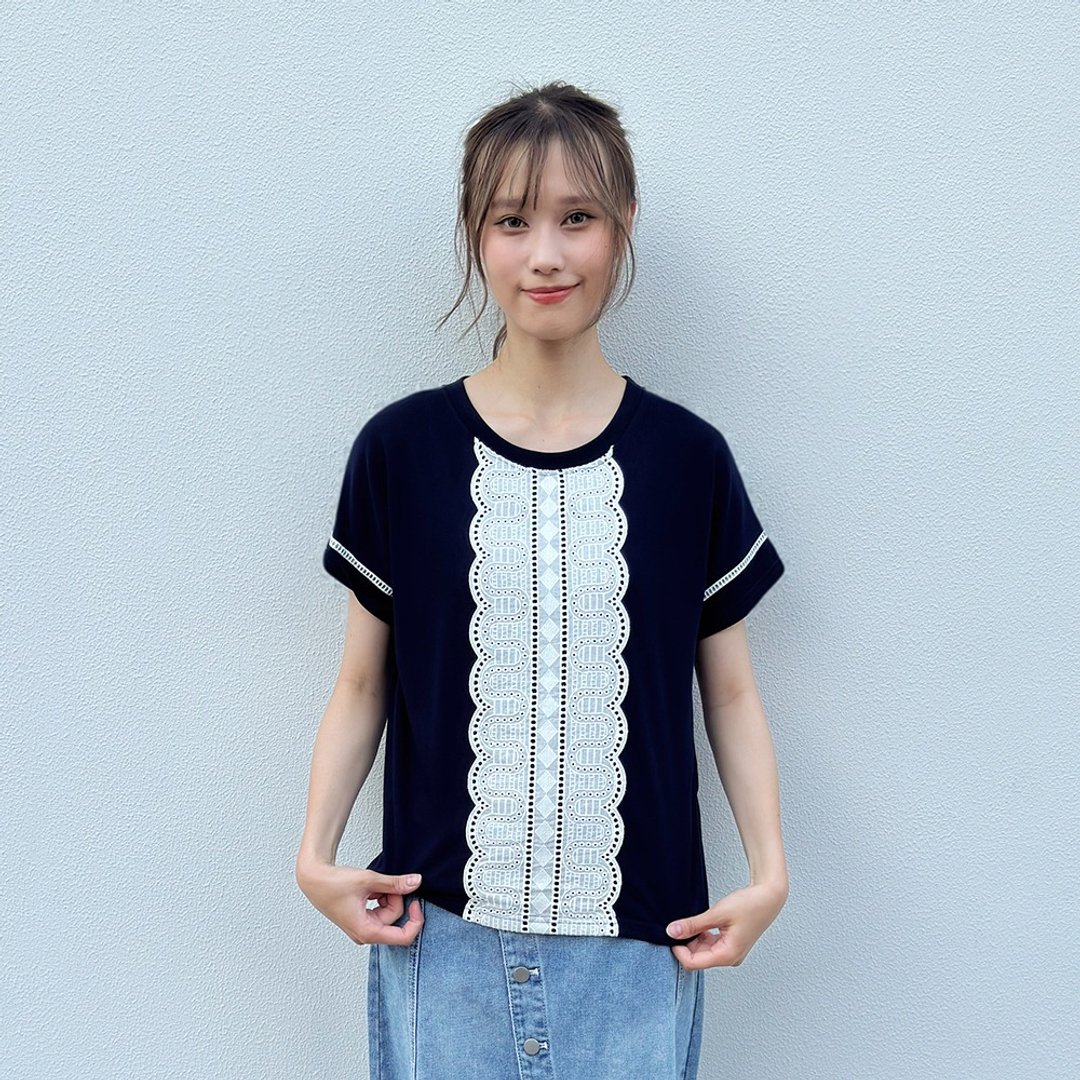 Hana Mokuba 图腾圆领两侧开岔上衣 - 女装上衣 - 其他材质 