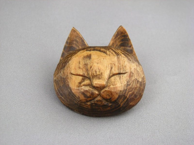 Wood carving fine cat brooch - 胸针 - 木头 咖啡色