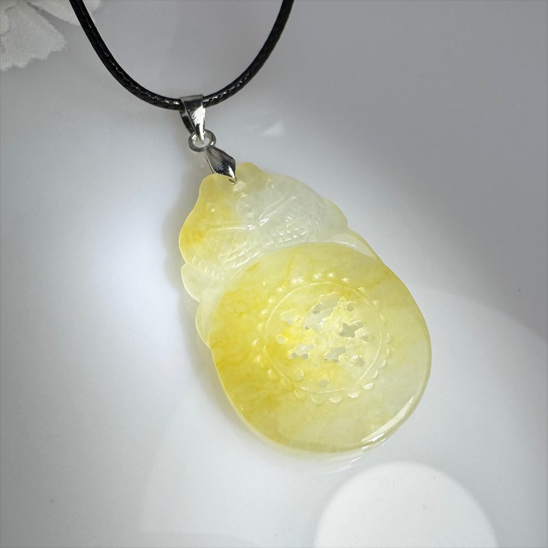 F38 冰种黄翡 鱼跃龙门 篓空立体雕刻 天然 翡翠 A货 缅甸玉 项链 - 项链 - 玉石 多色