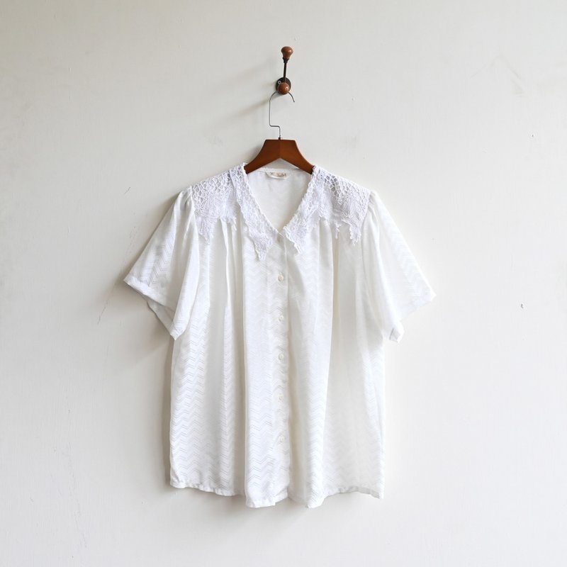 【蛋植物古着】融雪蕾丝短袖古着衬衫 - 女装衬衫 - 其他人造纤维 白色