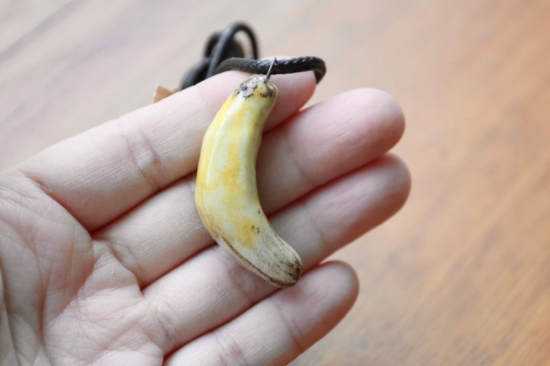 【快速出货】丑萌当道可爱立体写实香蕉手捏陶项链层次真实釉下彩 - 项链 - 陶 黄色