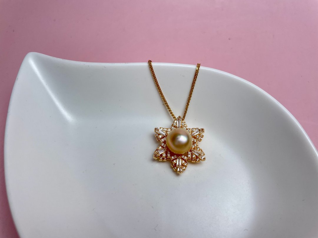雪花 天然海水珍珠 南洋金珠 可旋转 满镶纯银 吊坠 赠 - 项链 - 珍珠 金色