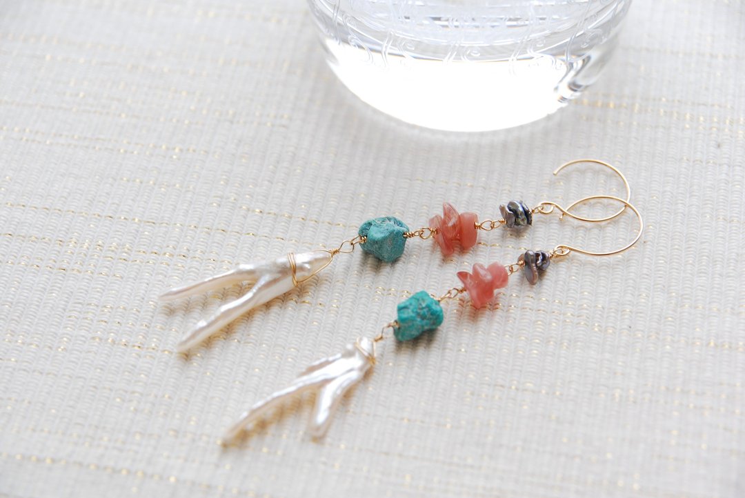 Branch pearl resort style earrings (14 gold gf) - 耳环/耳夹 - 宝石 蓝色