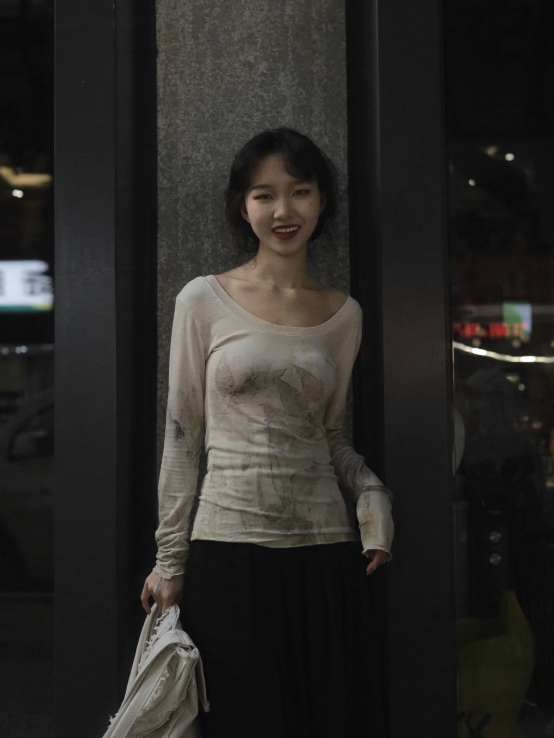 一件松弛又随意的 植物染紧身打底衫 - 女装上衣 - 其他材质 黄色