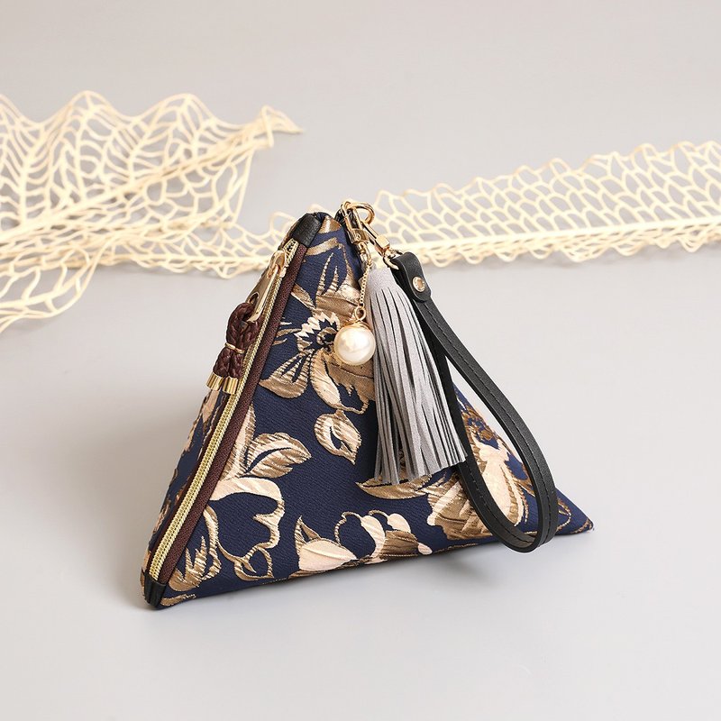 Hello HAWAII - navy - triangular pouch bag - 化妆包/杂物包 - 其他材质 黑色