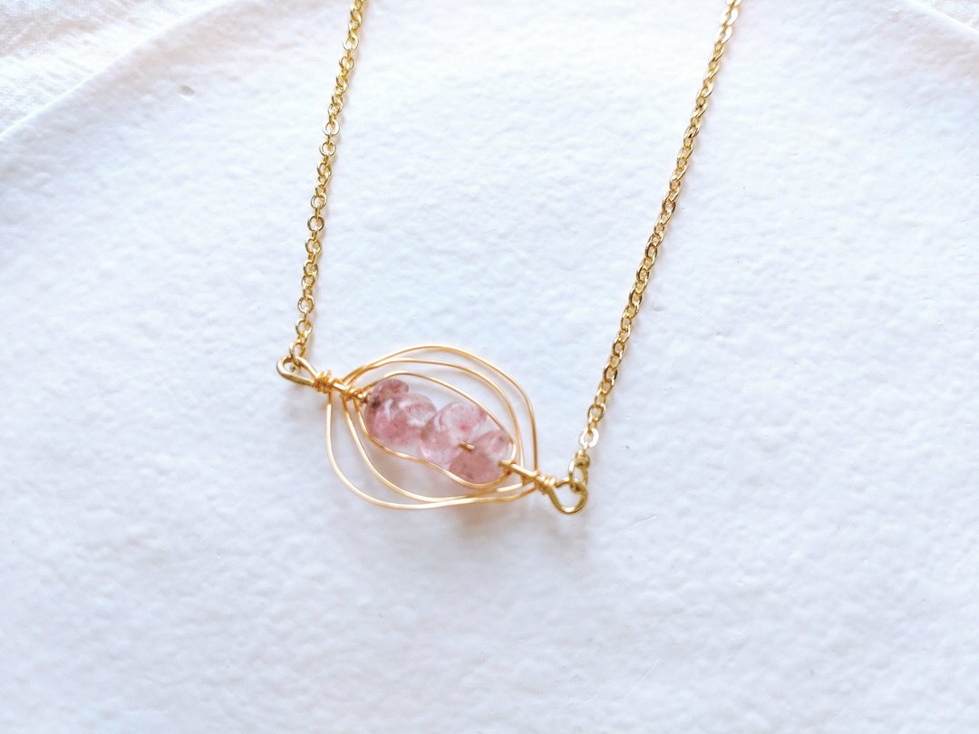美好 . 爱情 草莓水晶原石颈链 . 天然石饰品 . 可爱风格 - 项链 - 水晶 