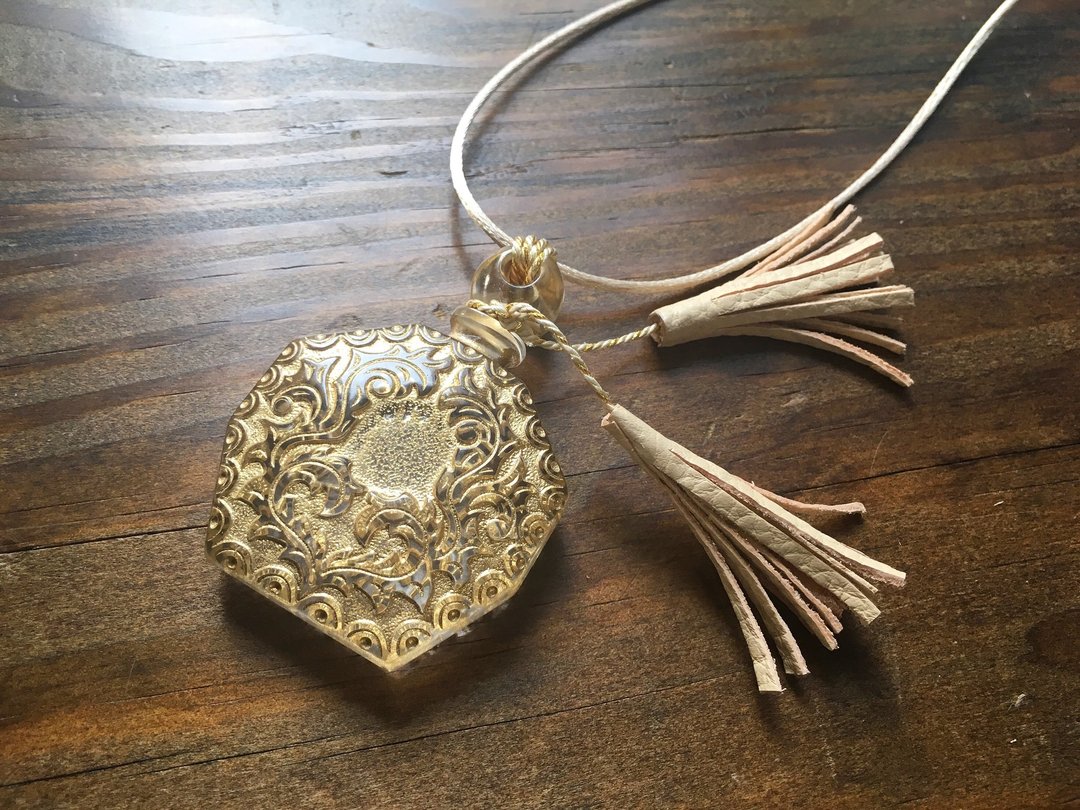 Vintage glass and calf leather tassel pendant Crystal gold - 项链 - 真皮 白色