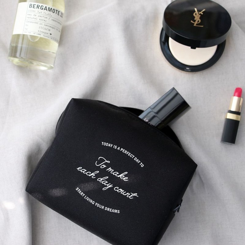 ICONIC 完美好日子吐司化妆包M-玩美黑,ICO51678 - 化妆包/杂物包 - 聚酯纤维 黑色