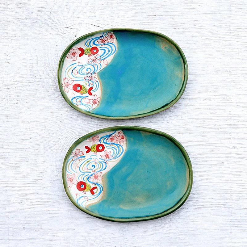 Turquoise glaze and goldfish painting oval plate - 盘子/餐盘/盘架 - 陶 蓝色