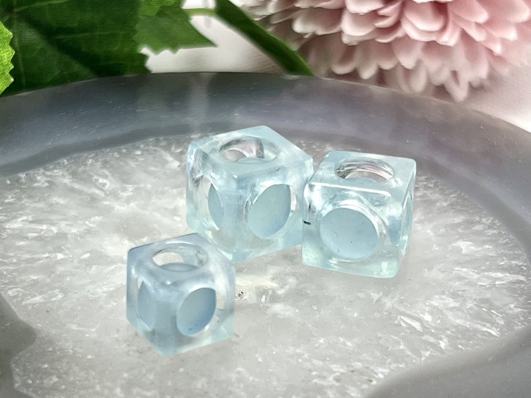 海蓝宝精工刻灵动球球魔方 - 项链 - 水晶 蓝色
