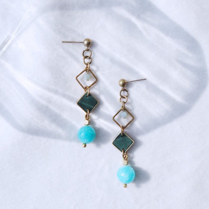 11:42AM 掂量石头的重量 / 天河蓝  - 黄铜皮革耳环 / 耳针耳夹 - 耳环/耳夹 - 铜/黄铜 蓝色