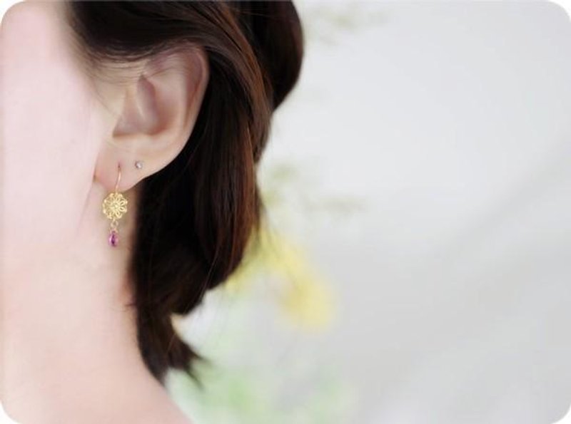 Chrysanthemum and Rose Pink Quartz Earrings / Clip-On Available April Birthstone - 耳环/耳夹 - 宝石 粉红色