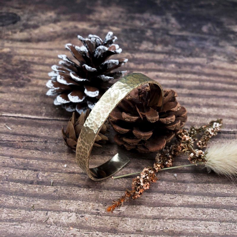 Hammered Brass / Copper Bangle 锤铸纹铜手镯 - 手链/手环 - 铜/黄铜 金色