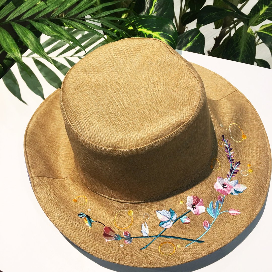 humming 淑女帽 白日梦 /卡其 精梳厚棉布 刺绣帽  双面帽 情人节 - 帽子 - 绣线 多色