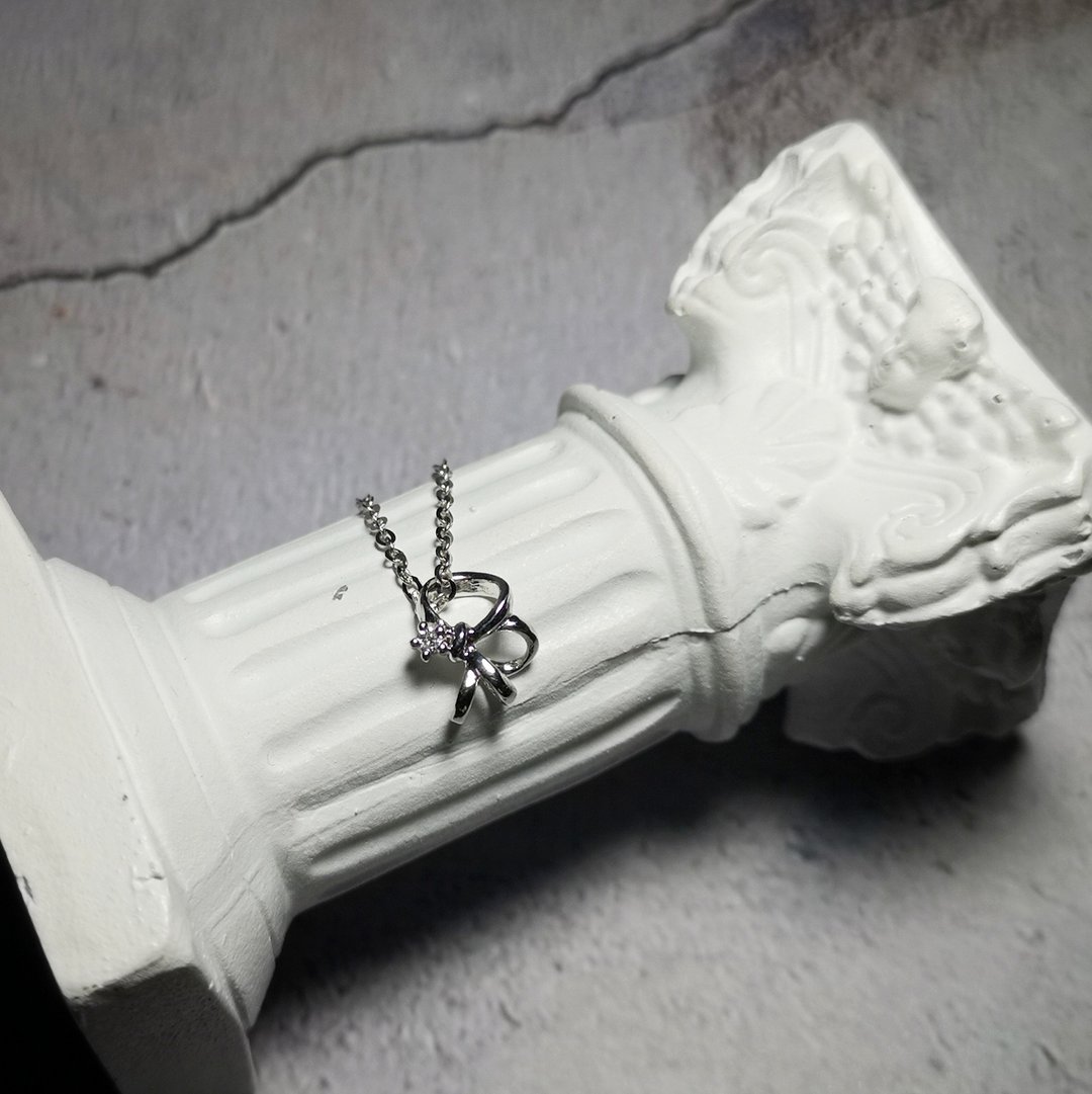 14k白金 蝴蝶结 钻石 项链 - 项链 - 宝石 白色