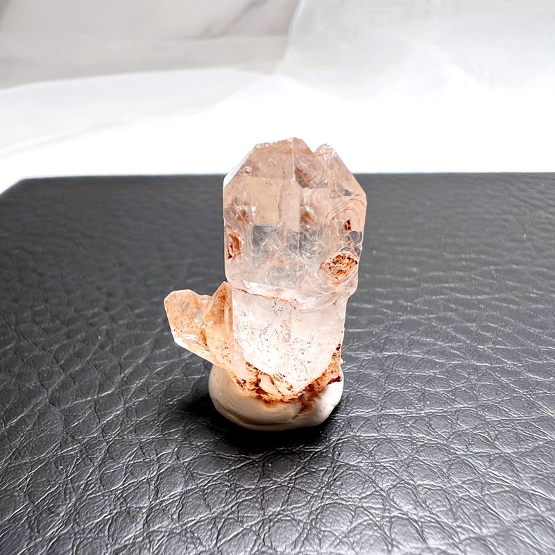 发芽。原矿 净化 疗愈 冥想 高频水晶 能量 l 红泥骸骨水晶 l - 摆饰 - 水晶 多色