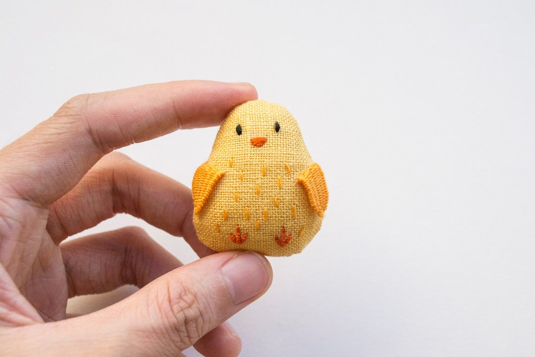 小雞胸針 chick mini brooch pin - Cheep - 胸针 - 棉 黄色