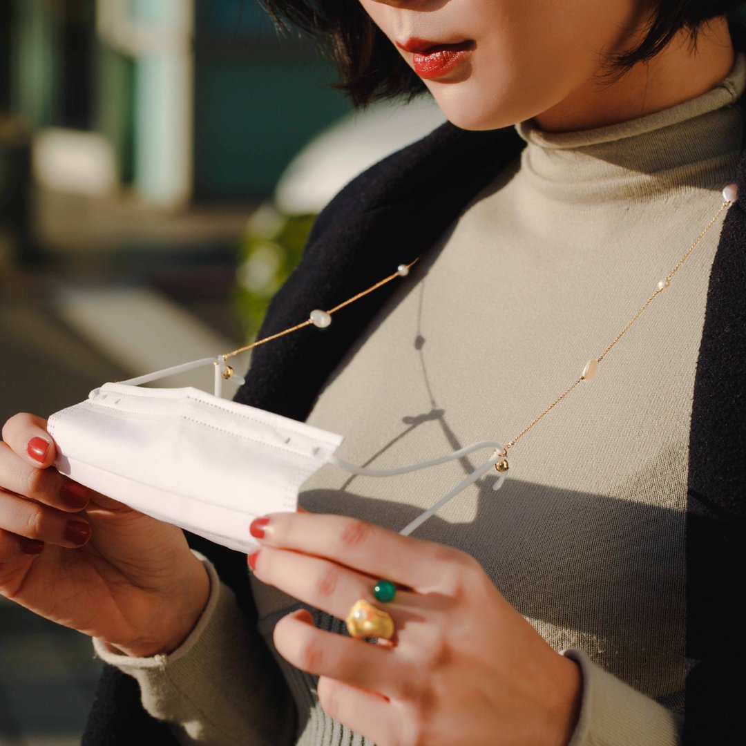 天然扁圆珍珠细致口罩链 Mare Pearl Face Mask Chain 情人礼物母 - 其他 - 其他金属 白色