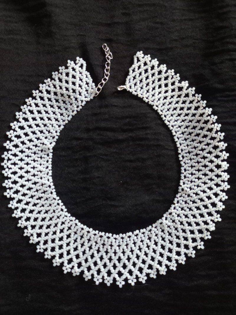 Ukrainian necklace beads monochromatic milk handmade jewelry - 项链 - 琉璃 白色