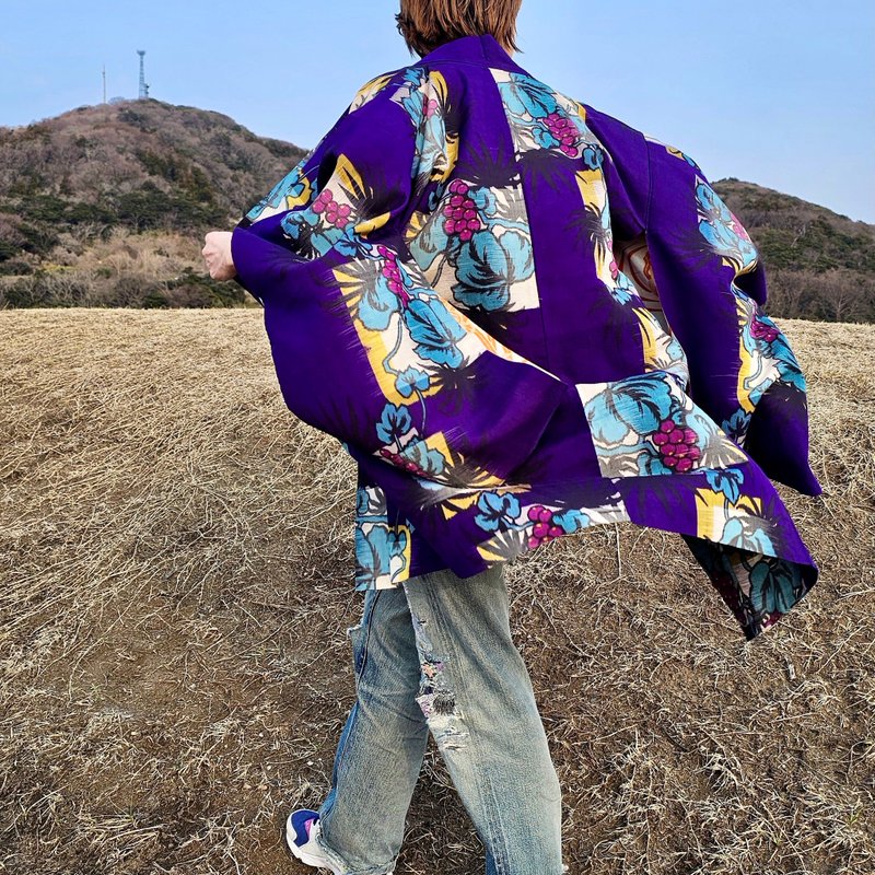 复古羽织、葡萄图案、丝绸材质、节日风格、独一无二、男女皆宜 - 女装休闲/机能外套 - 丝．绢 紫色