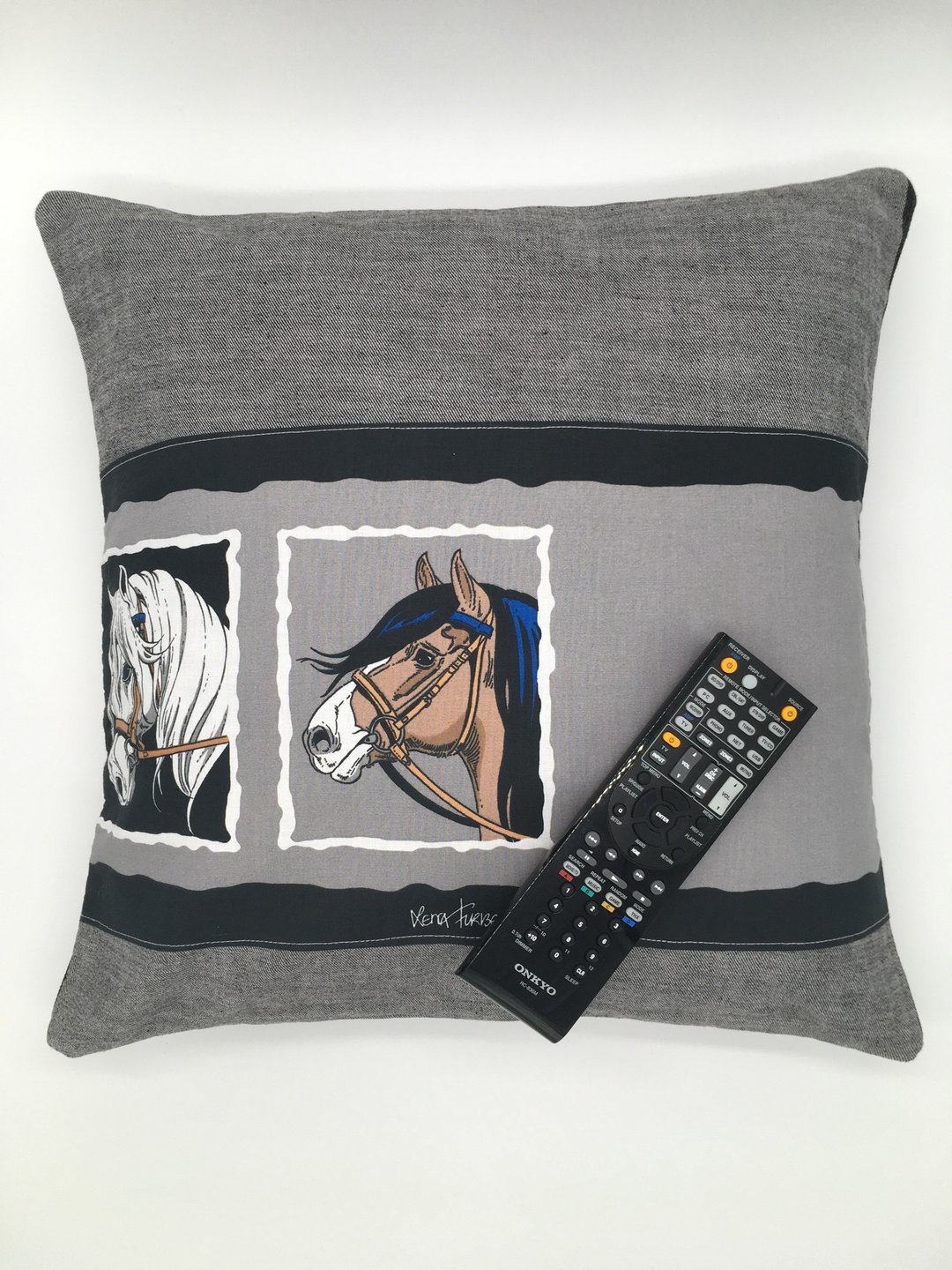 Cushion Cover  牛仔布抱枕套 咕𠱸套 - 枕头/抱枕 - 棉 