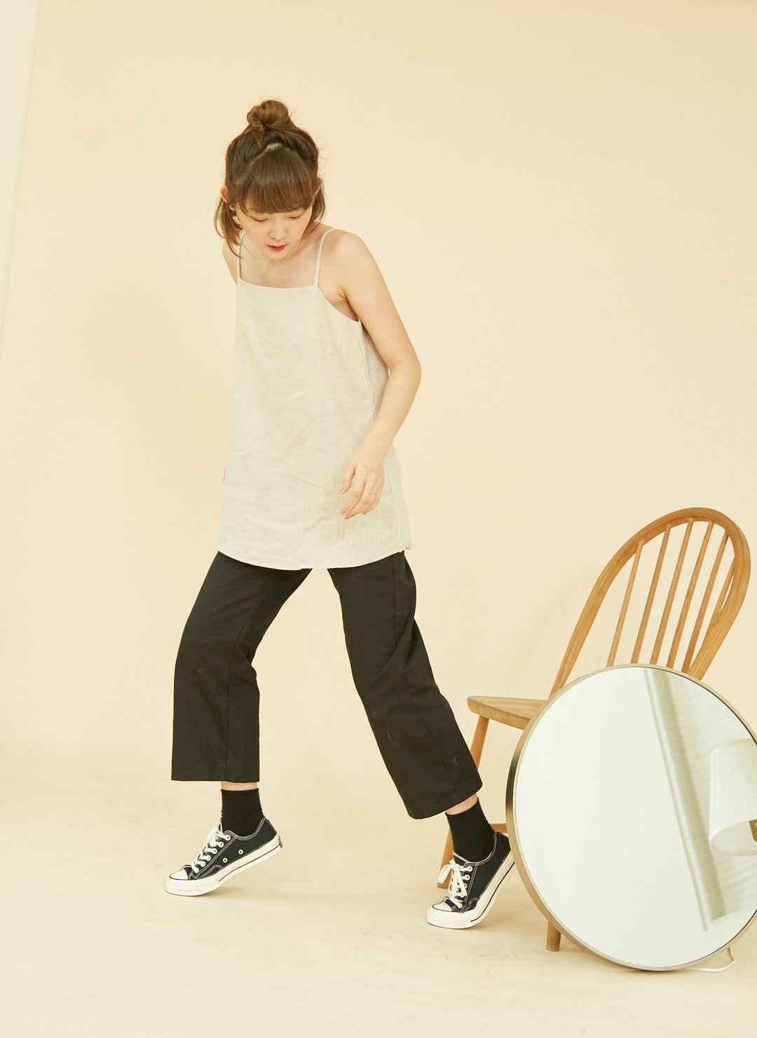 Two-way Linen Spaghetti Strap Top In Natural Color - 女装背心 - 亚麻 卡其色