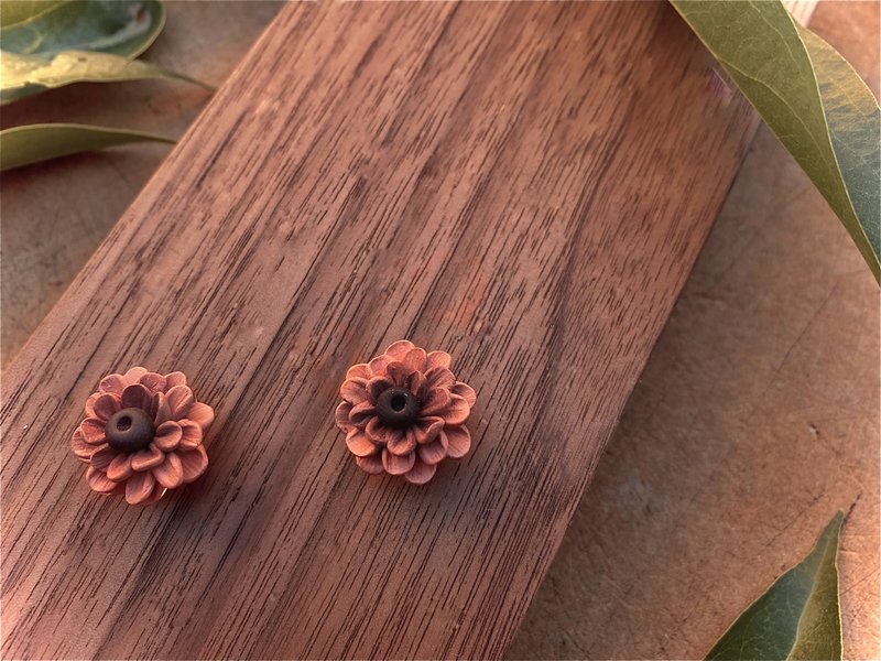 撒哈拉黑心金光菊 深瓦橘 耳钉 手作 - 耳环/耳夹 - 陶 橘色