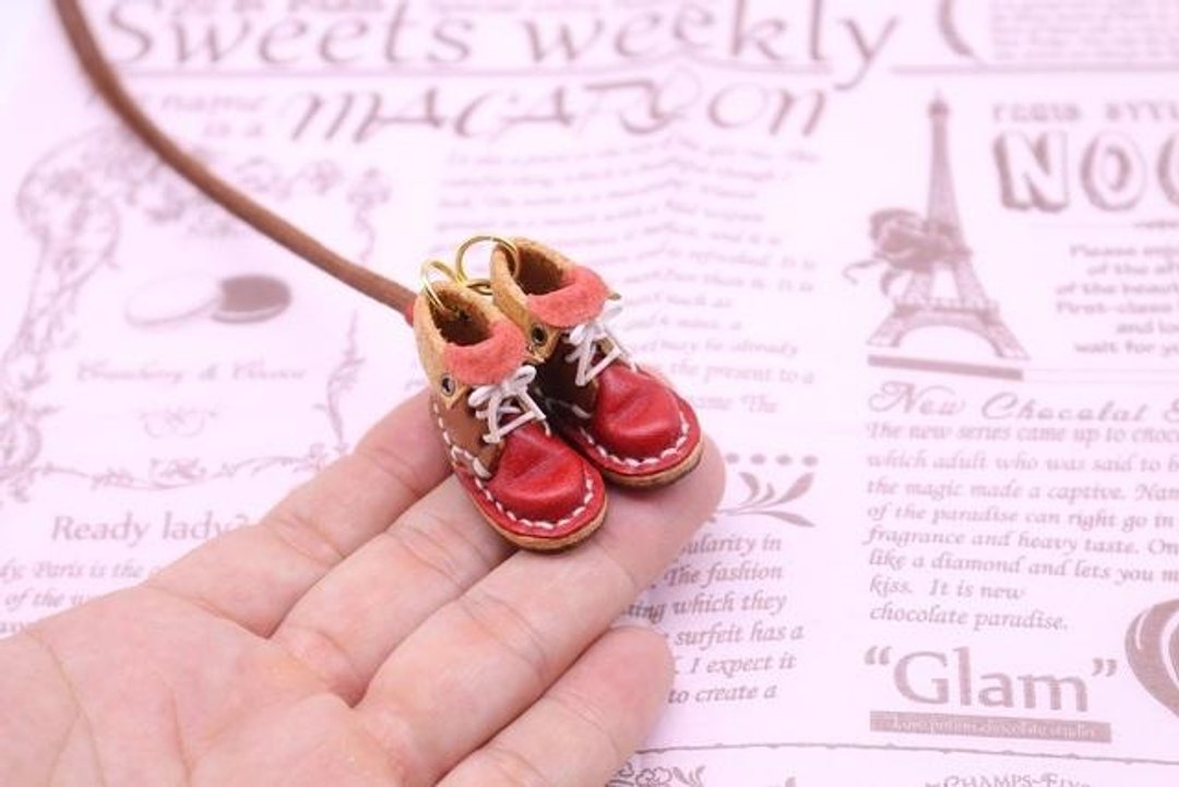 Small leather boots necklace chocolate x strawberry - 项链 - 真皮 红色