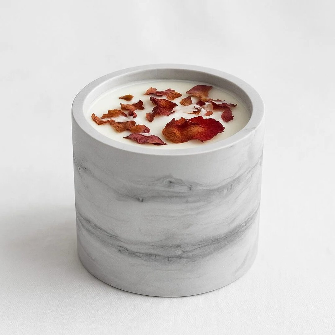 Calm Retreat 檀香白麝香琥珀大豆手工陶罐香薰蜡烛 250g - 蜡烛/烛台 - 粘土 银色