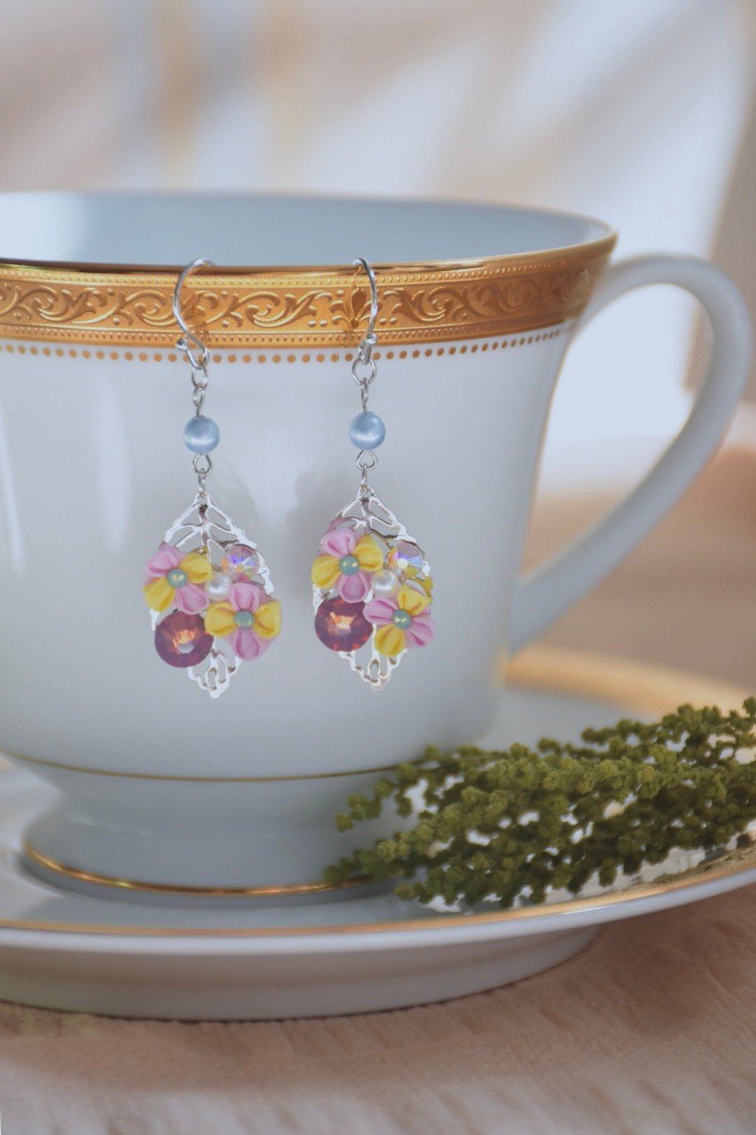 叶子碎花闪闪 定制真丝细工花耳环 / つまみ细工ピアス - 耳环/耳夹 - 丝．绢 多色