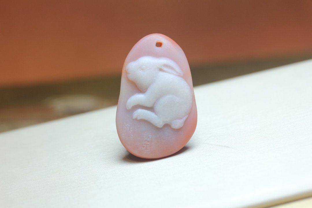 【玉兔呈祥】天然南红玛瑙 项链 吊饰 生肖挂件俏色巧雕 - 项链 - 玉石 红色