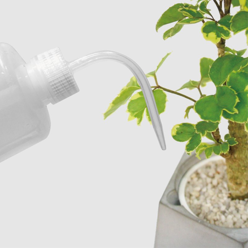 │ 居家小物 │挤压式浇水器 - 250ml 挤压补水 - 摆饰 - 塑料 