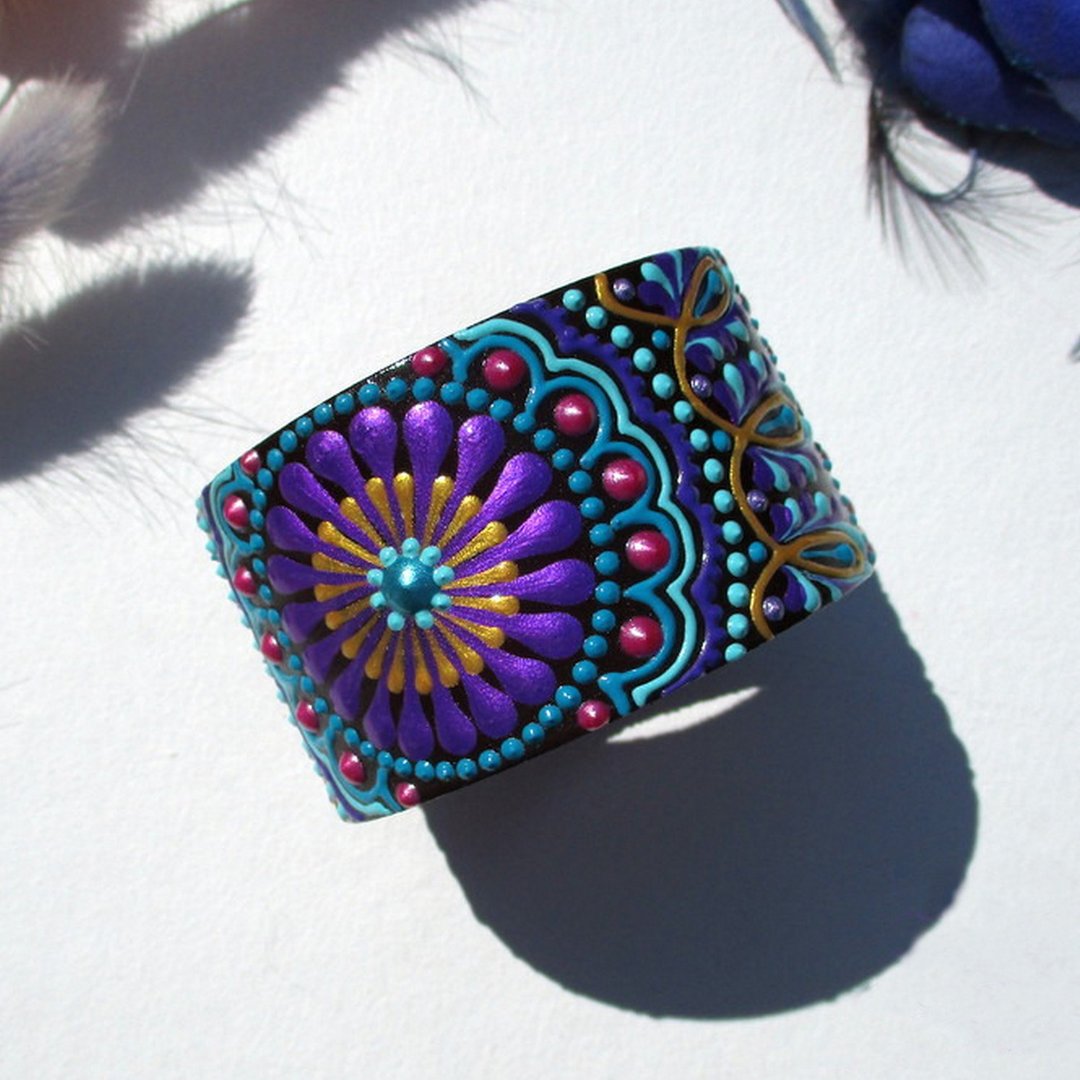 Wide leather bracelet, Painted bracelet, Wrist cuff, Leather cuff bracelet - 手链/手环 - 真皮 紫色