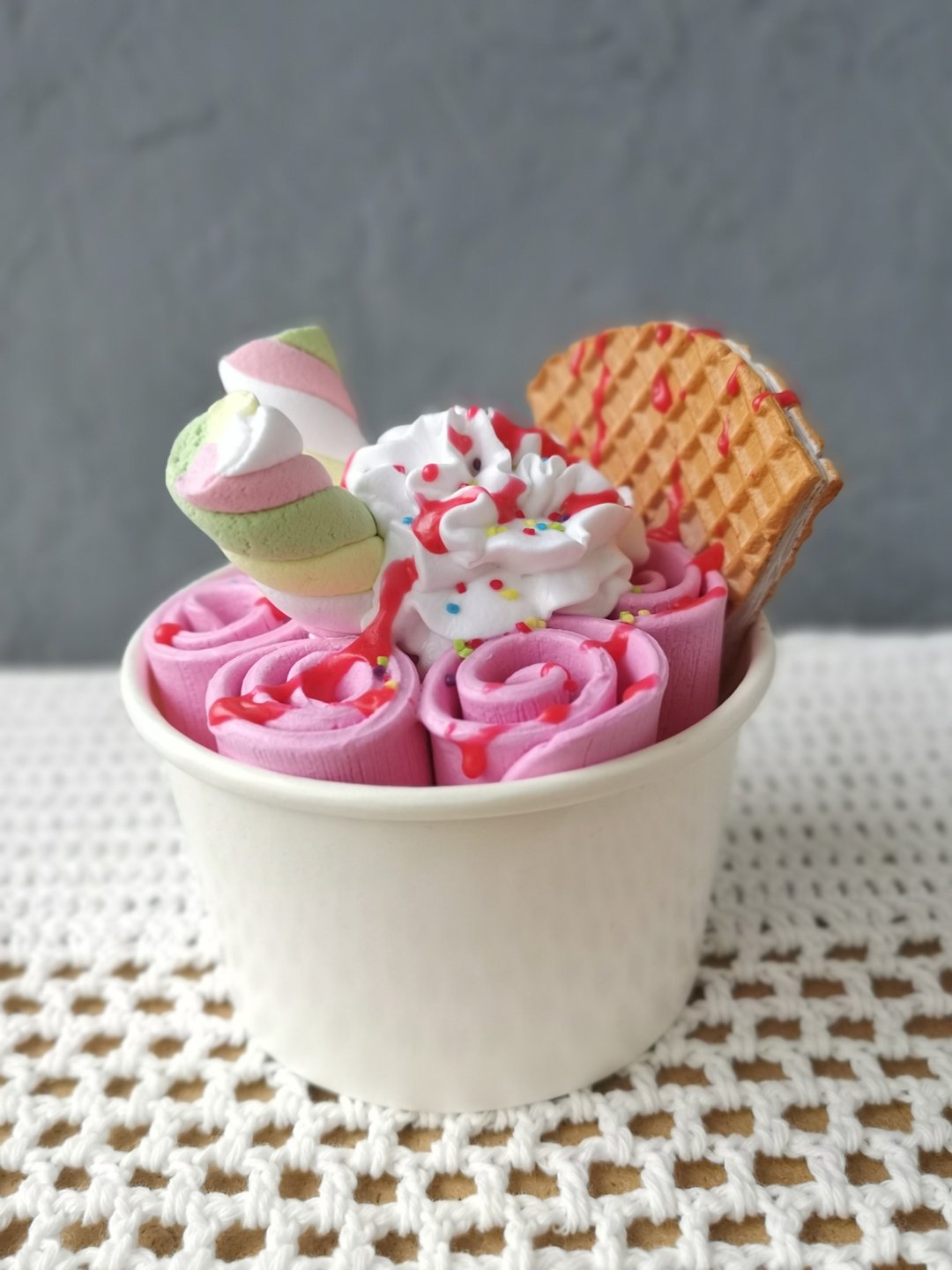 Fake rolled ice-cream, ice-cream for display, polymer clay ice-cream - 摆饰 - 粘土 粉红色