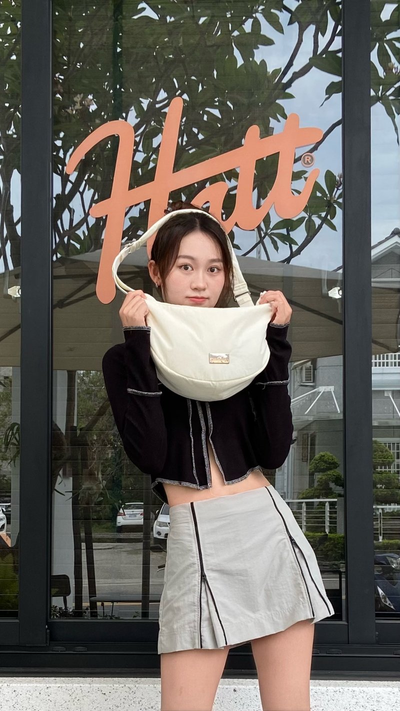 【DOUGHNUT】防泼水 手提/肩背/斜背 3用 小澎澎半月包-白石 SE - 侧背包/斜挎包 - 尼龙 白色