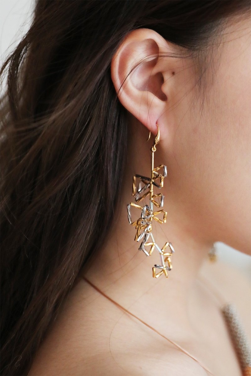 个性几何形串珠耳环 Geometric Triangle Tassel Earrings - 耳环/耳夹 - 其他材质 金色