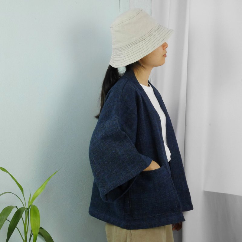 Handwoven cotton  short Kimono... (Blue-Black) - 女装休闲/机能外套 - 棉．麻 蓝色