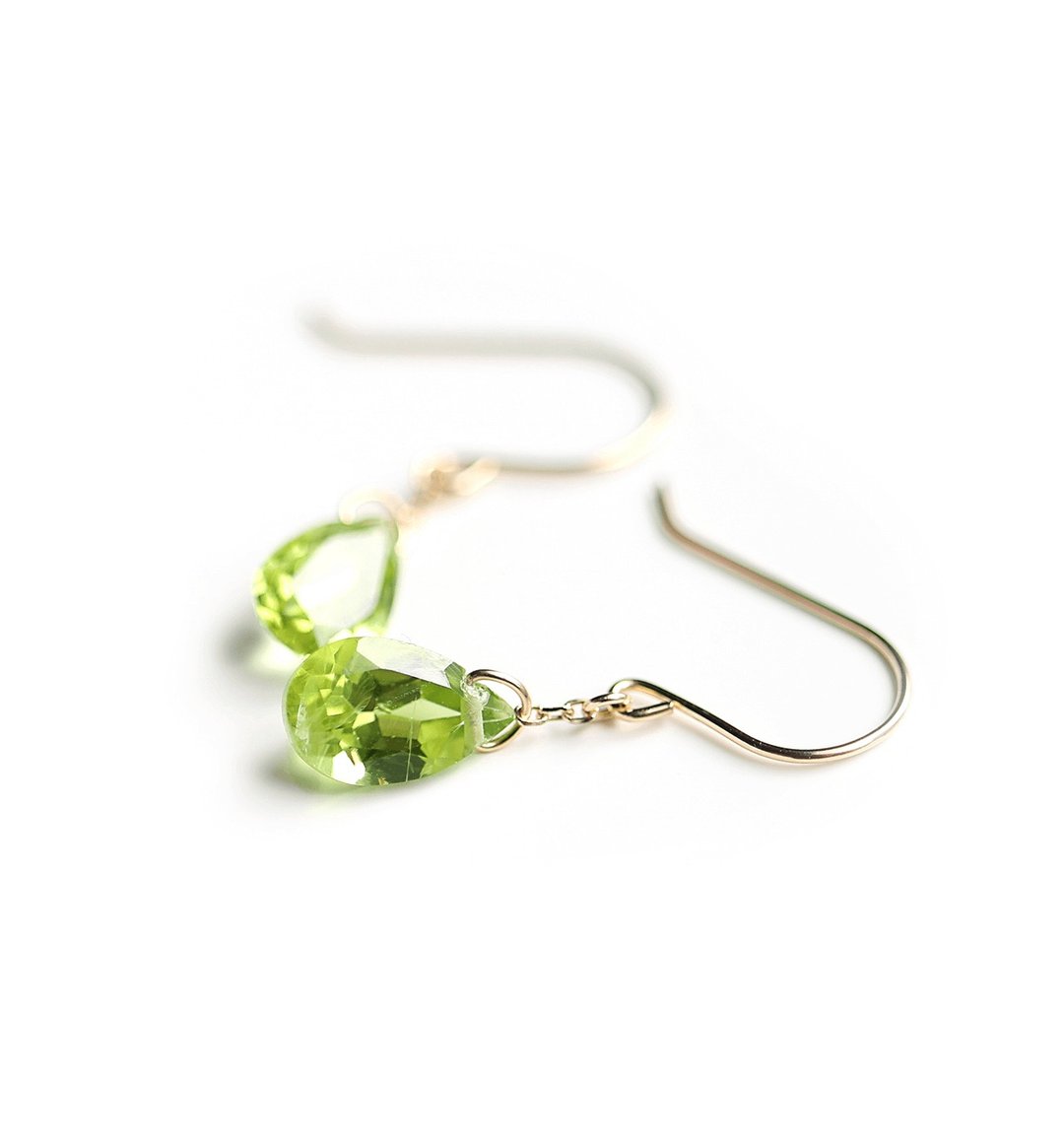 August birthstone single peridot (pair shape) K10 hook earrings ~ESPOIR~ - 耳环/耳夹 - 宝石 绿色