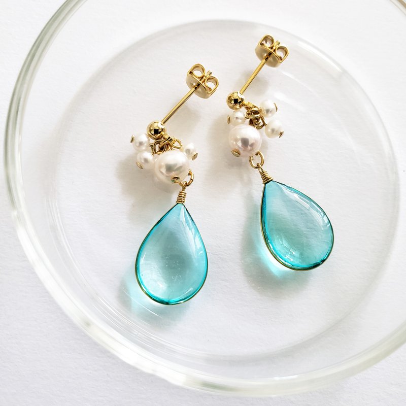 light blue drop & pearls pierced/clip-on earrings - 耳环/耳夹 - 树脂 蓝色