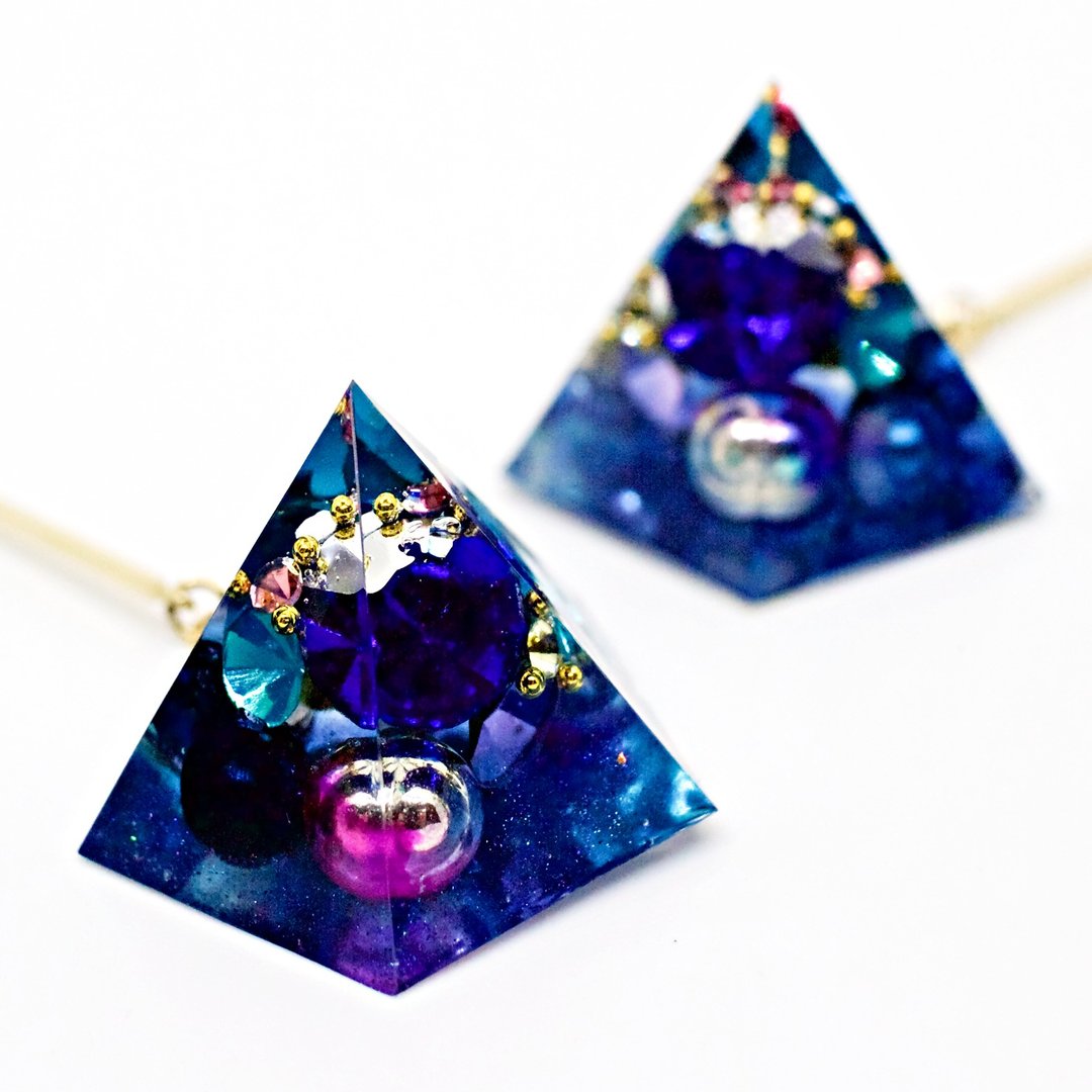 Pentagon Dangle Earrings (Great Waterfall) - 耳环/耳夹 - 树脂 蓝色