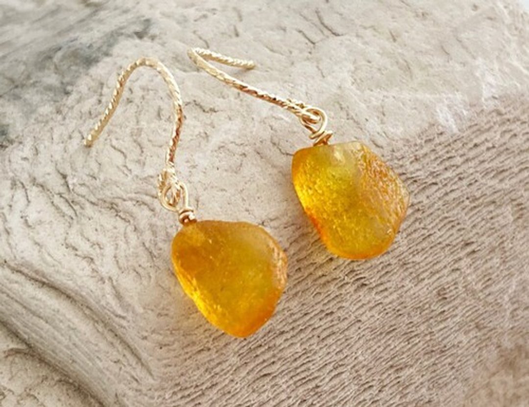Marmalade orange amber rough ◇ Baltic sea ◇ K14GF earrings - 耳环/耳夹 - 宝石 