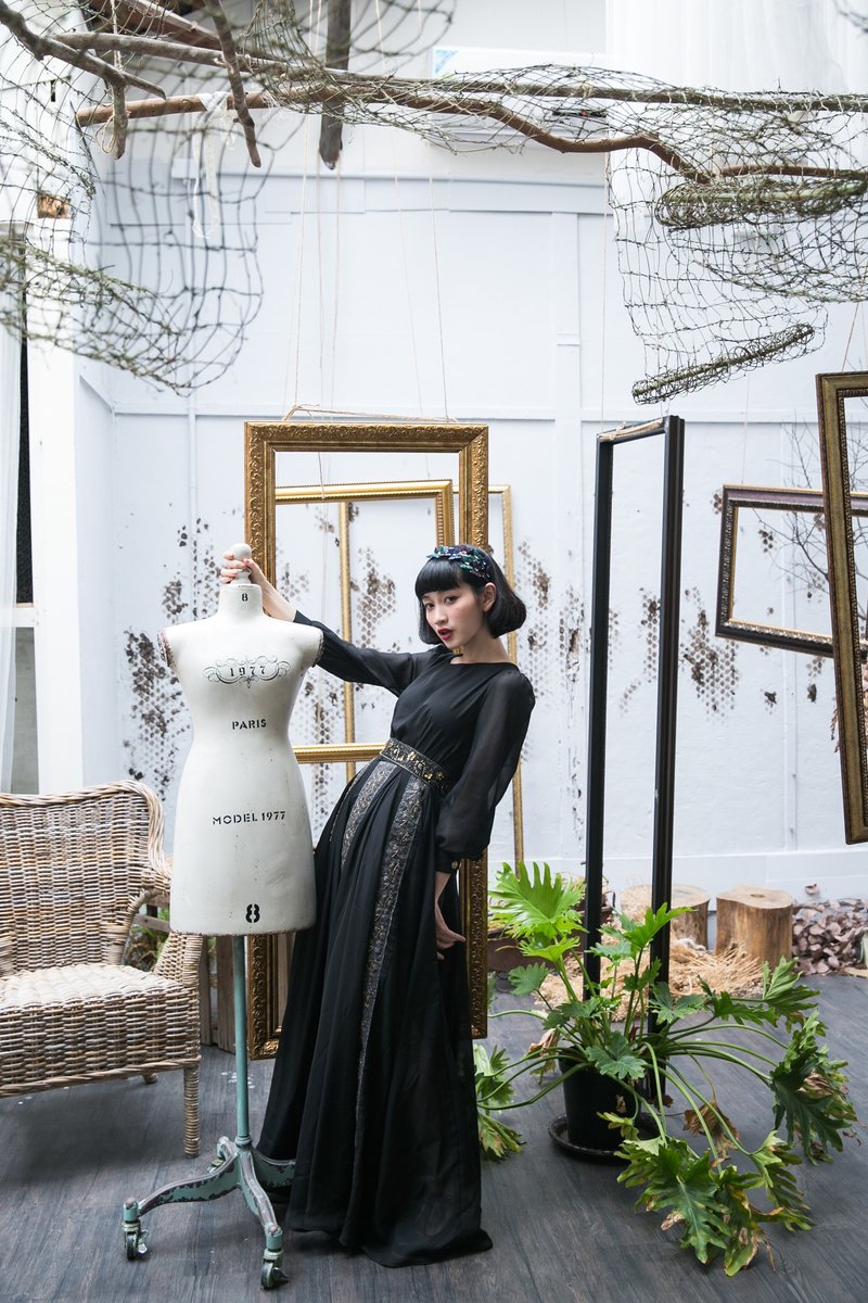 马克是喜欢车缝的小女巫  雪纺拼接钉珠辅料超大摆洋装 - 洋装/连衣裙 - 棉．麻 黑色