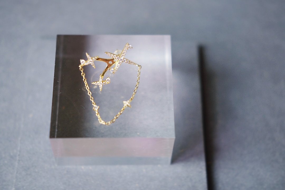 繁星系列 星星链子一体耳环 Beta stars earrings 铜镀18K金 - 耳环/耳夹 - 铜/黄铜 金色