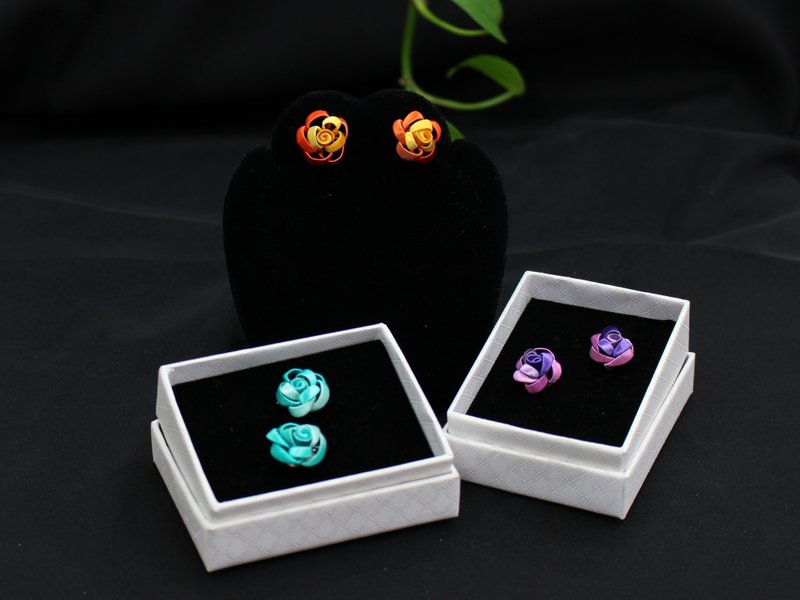 玫瑰花耳环 - 耳环/耳夹 - 其他材质 红色