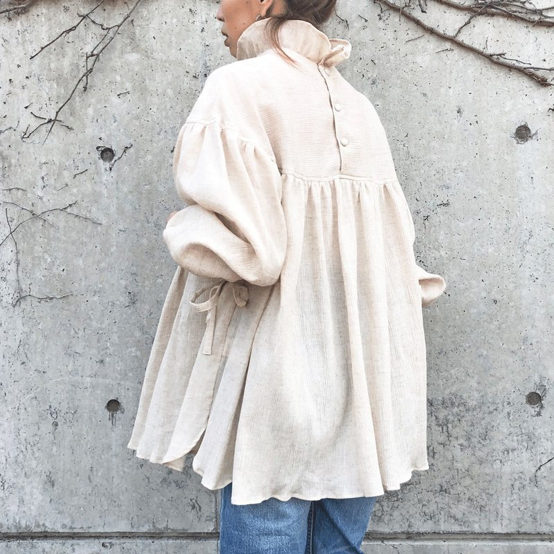 Frilly High-necked Blouse - 女装衬衫 - 棉．麻 