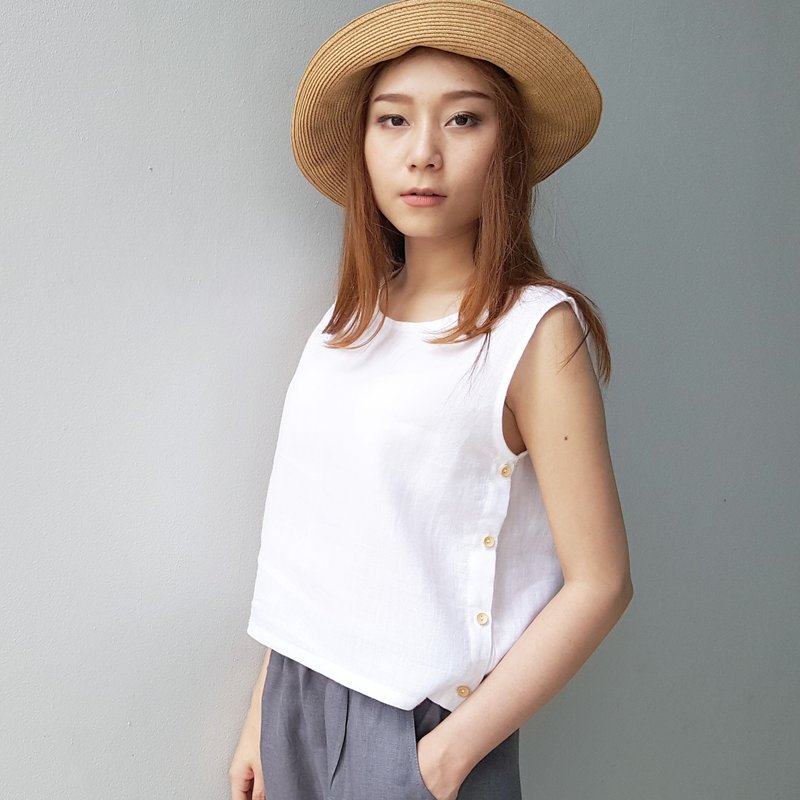 Linen Tank top with Wooden buttons - White Woven - 女装上衣 - 棉．麻 白色