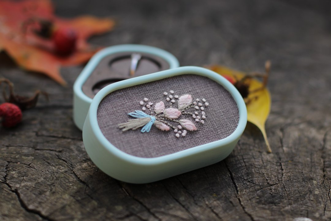Ring box, Wedding ring box with hand embroidery. - 其他 - 其他材质 多色