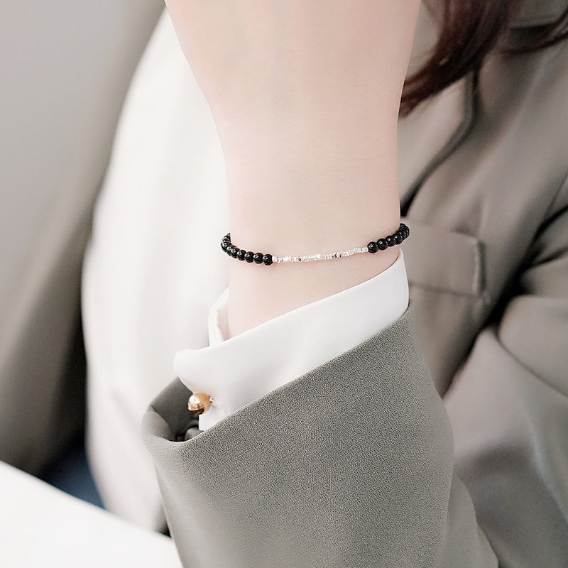 女生圣诞礼物 黑玛瑙荣耀纯银手链 能量水晶 银碎石 护身招贵人 - 手链/手环 - 半宝石 黑色