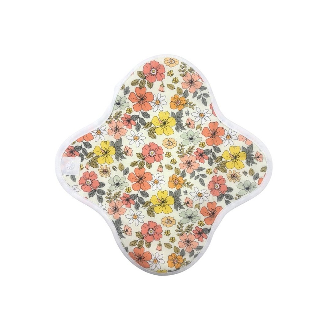 【Made in Japan】布卫生棉 22.5cm，蓬松亲肤，具备消臭与强效吸收力的 4 层棉垫，亦适合敏感肌肤者使用 - 生理用品 - 棉．麻 